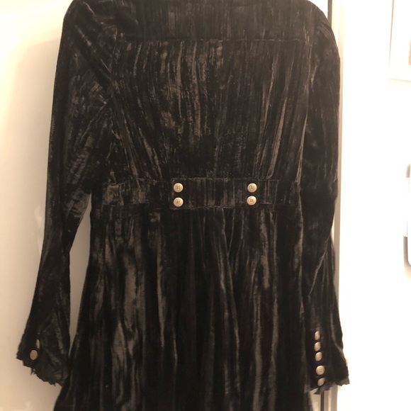 Black velvet tip or jacket. Almost new! - Picture 2 of 3